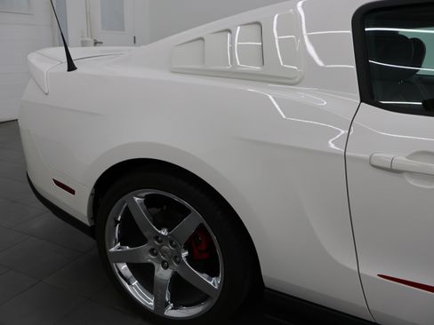 Used 2012 Ford Mustang GT Premium w/ HID Headlamps & Security Pkg RWD image 27