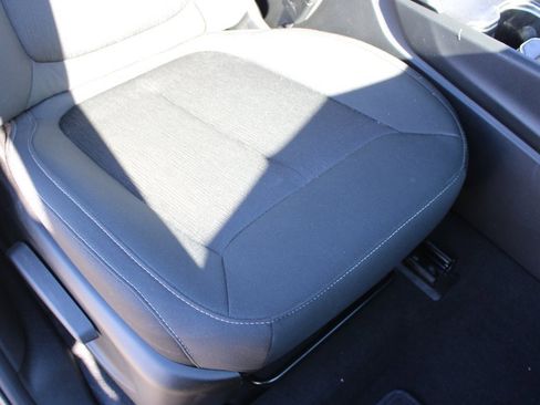 Used 2025 Jeep Grand Cherokee Laredo w/ Luxury Tech Group I image 27