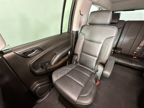 Used 2019 Chevrolet Suburban LT w/ Luxury Package AWD/4WD image 12