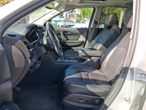 Used 2016 Chevrolet Traverse LT FWD image 22