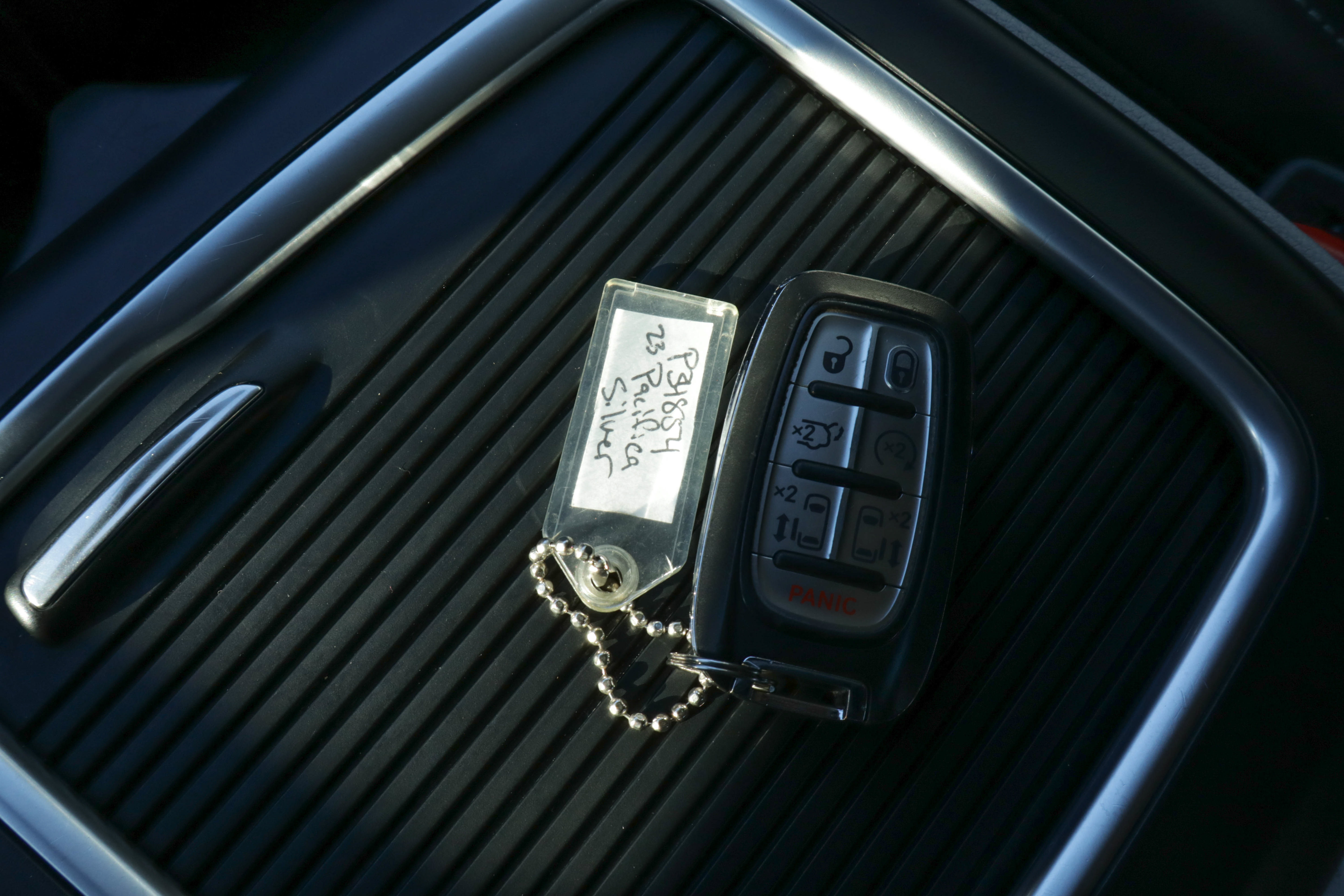 Used 2023 Chrysler Pacifica Touring-L FWD image 32