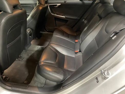 Used 2018 Volvo S60 T5 Inscription image 30