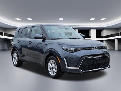 Certified 2025 Kia Soul LX FWD image 7
