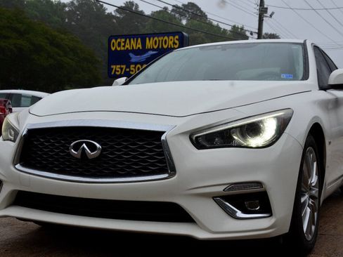 Used 2018 INFINITI Q50 Luxe RWD image 3