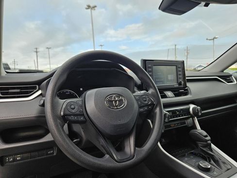 Used 2022 Toyota RAV4 XLE image 12