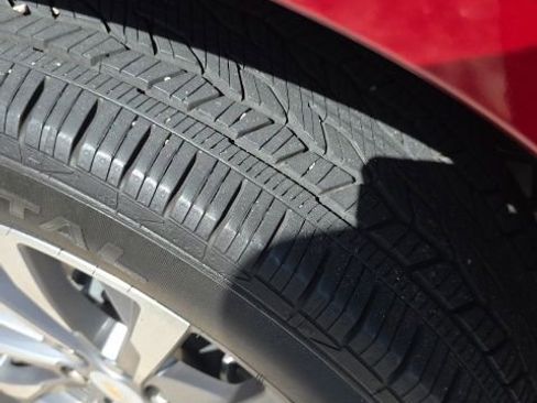 Used 2023 Chevrolet Traverse Premier image 24