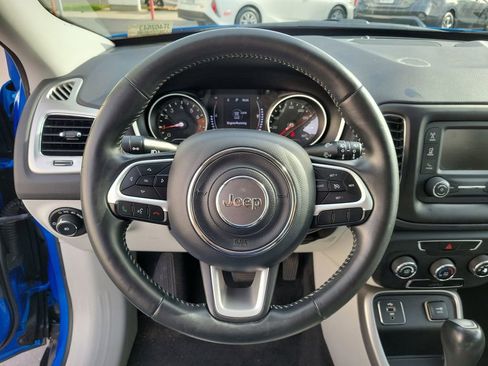 Used 2018 Jeep Compass Latitude image 22