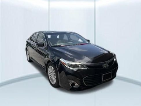 Used 2014 Toyota Avalon Limited w/ Technology Package FWD image 4