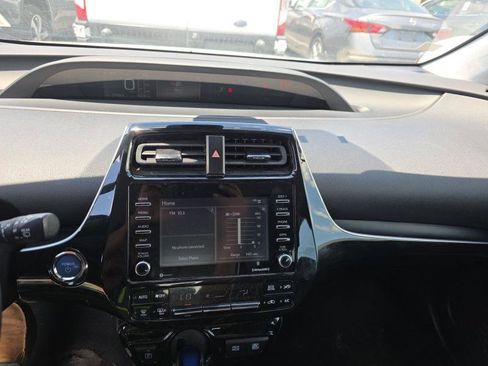 Used 2022 Toyota Prius LE FWD image 9