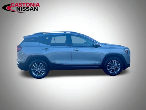 Used 2024 GMC Terrain SLT image 10