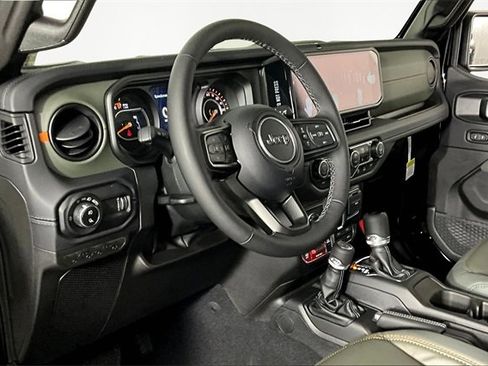 New 2025 Jeep Gladiator Mojave w/ Safety Group image 8