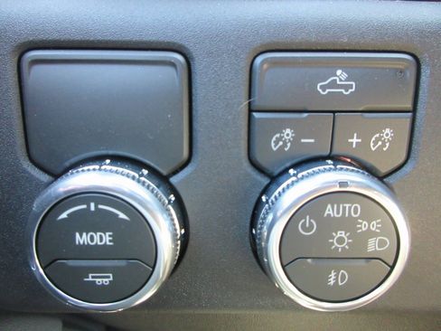 New 2026 GMC Sierra 1500 Elevation image 17