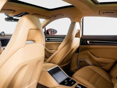 Used 2023 Porsche Panamera 4 Platinum Edition w/ Assistance Package image 35