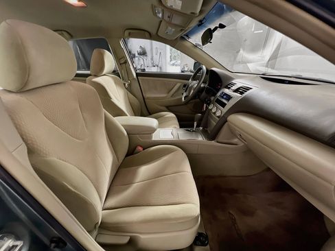 Used 2011 Toyota Camry LE w/ LE Extra-Value Pkg FWD image 29