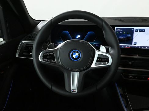 Used 2025 BMW X5 xDrive50e w/ M Sport Package image 19