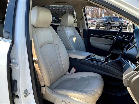 Used 2020 Buick Enclave Essence w/ Sound and Sites Package image 7