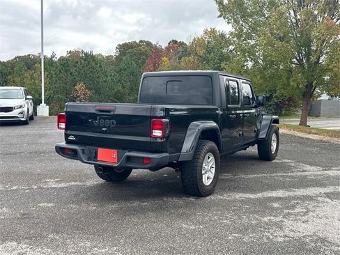 Used 2022 Jeep Gladiator Sport image 4