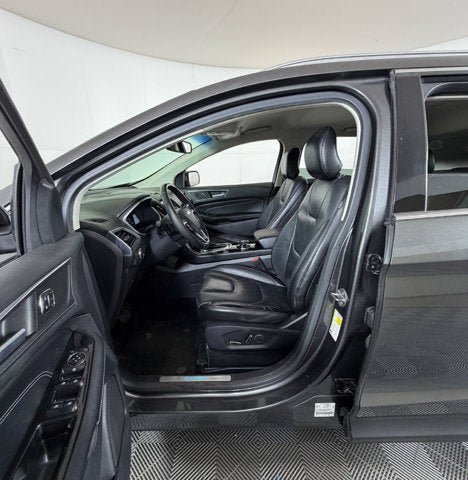 Used 2016 Ford Edge Titanium w/ Technology Package FWD image 9