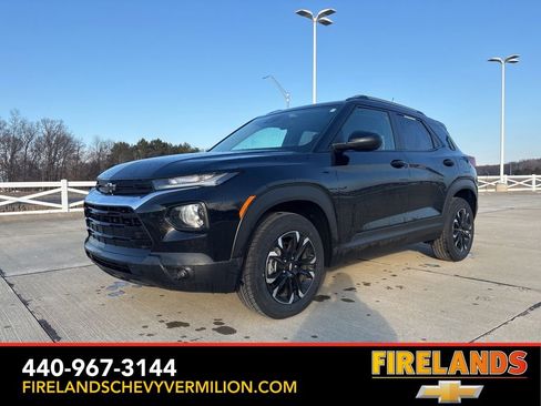 Used 2023 Chevrolet TrailBlazer LT image 1