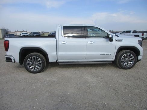 New 2026 GMC Sierra 1500 Denali image 3