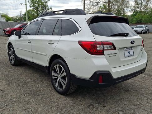 Used 2018 Subaru Outback 3.6R Limited AWD/4WD image 4