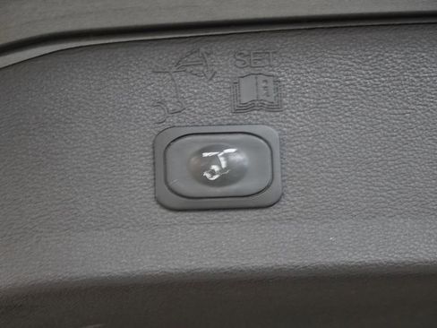 Used 2018 Ford Escape SEL image 11