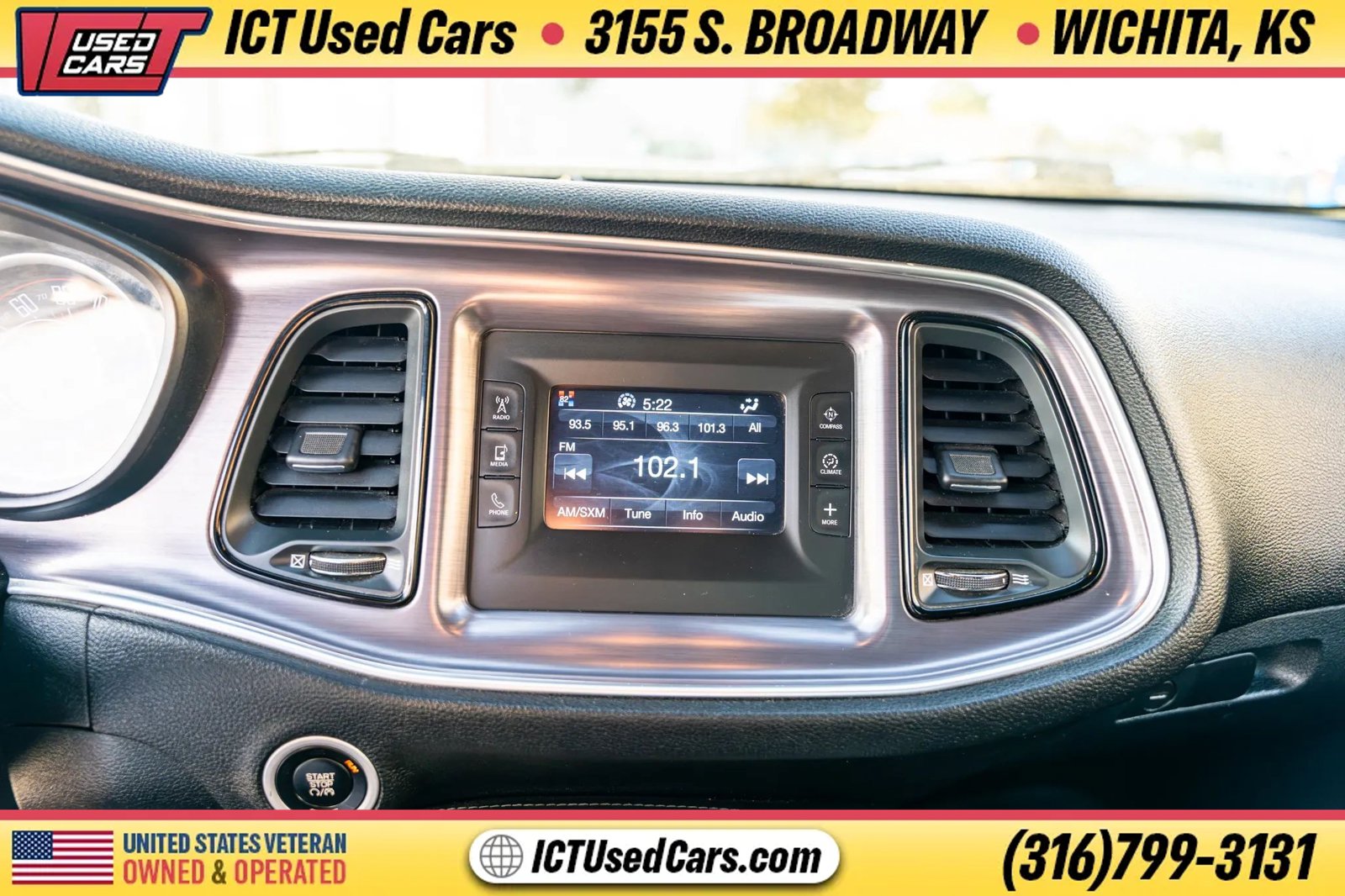 Used 2015 Dodge Challenger SXT RWD image 7