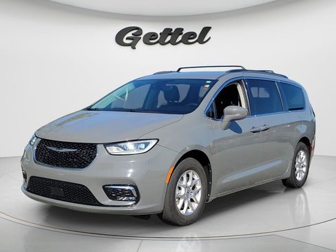 Used 2022 Chrysler Pacifica Touring-L FWD image 1