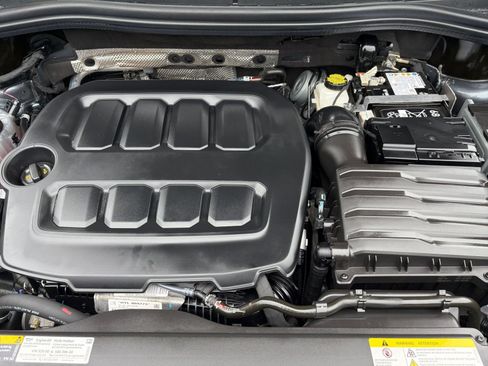 Used 2026 Volkswagen Tiguan SE AWD/4WD image 29