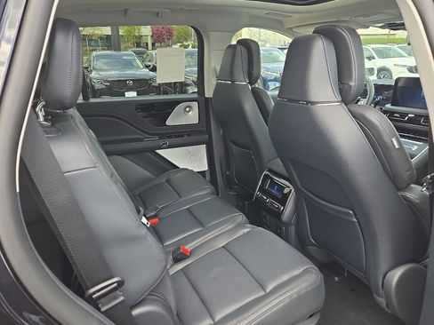 New 2026 Lincoln Aviator Reserve AWD/4WD image 17