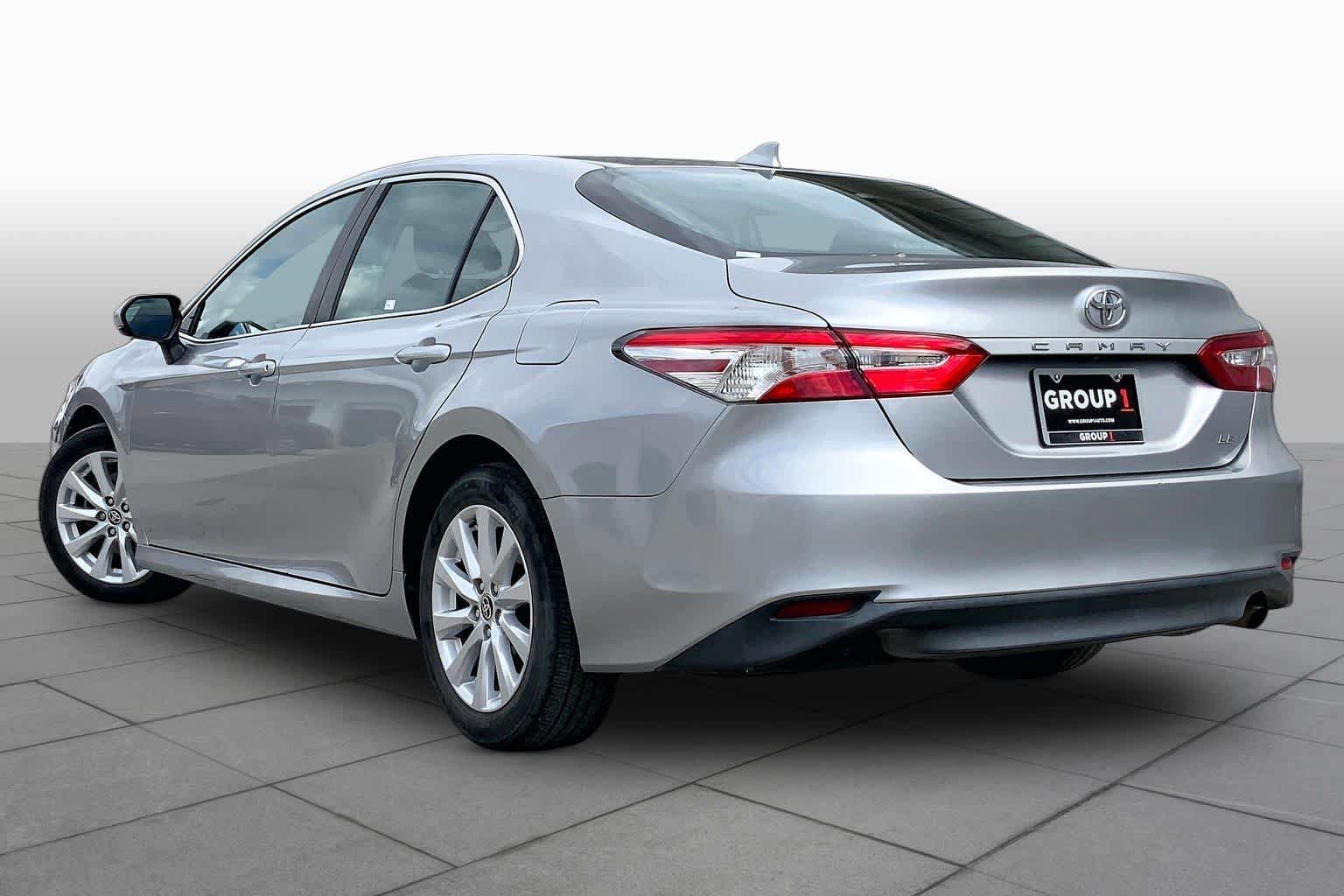 Used 2020 Toyota Camry LE FWD image 12