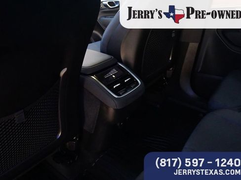 Used 2025 Volvo XC90 B6 Core w/ Protection Package Premier AWD/4WD image 20