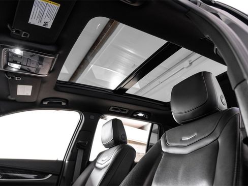 Used 2024 Cadillac XT6 Premium Luxury image 5