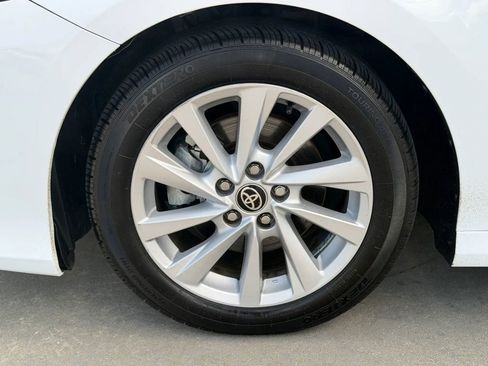 Used 2021 Toyota Camry LE image 14