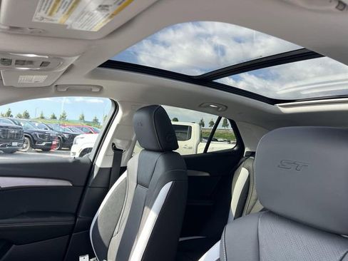 New 2026 Buick Envision Sport Touring image 27