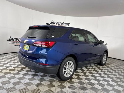 Used 2022 Chevrolet Equinox LS FWD image 5