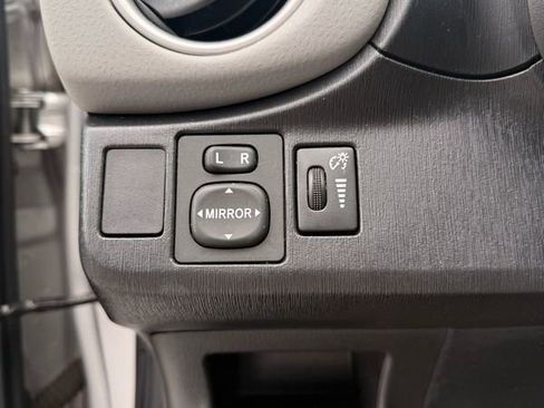 Used 2012 Toyota Yaris LE image 19