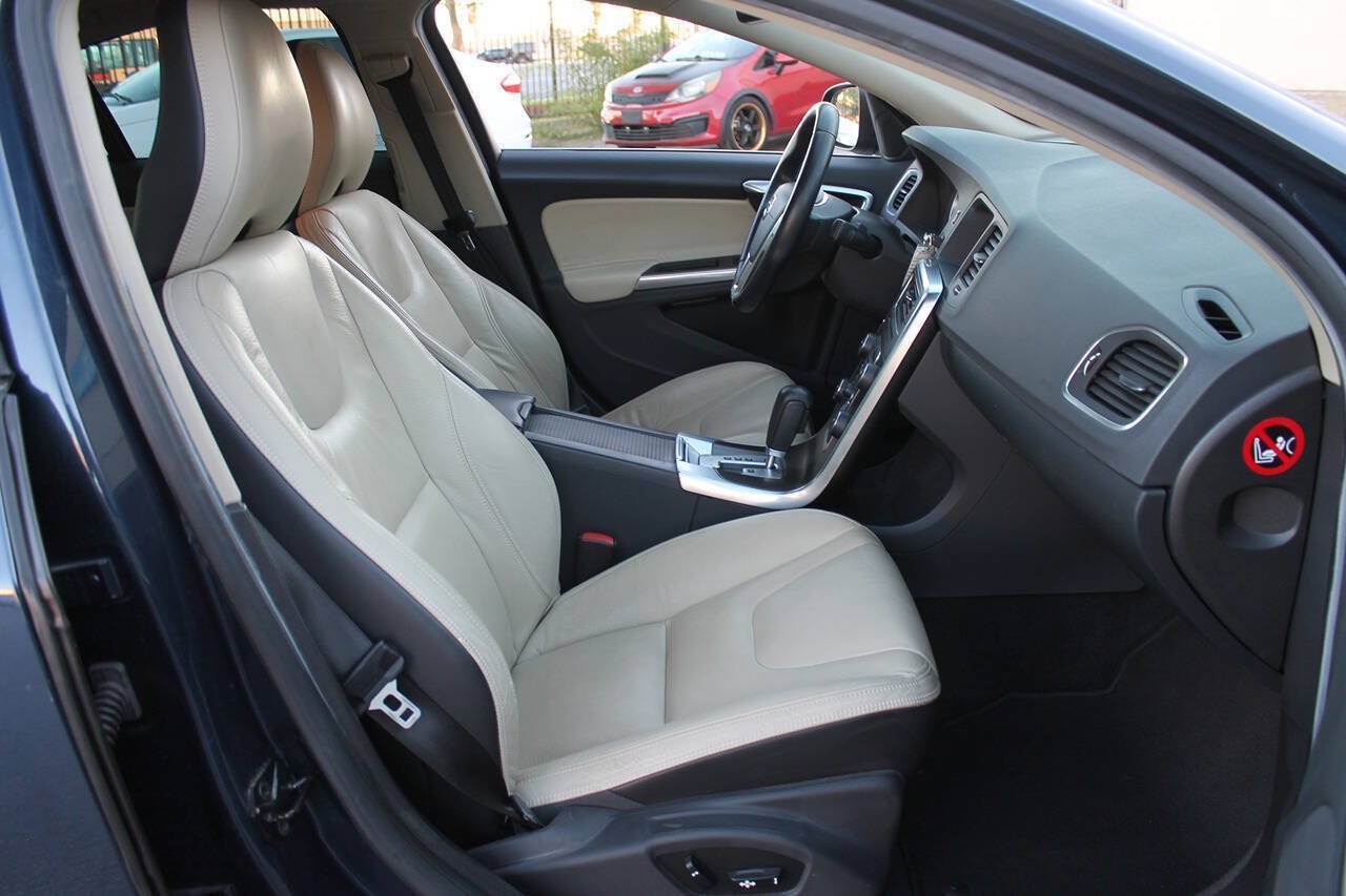 Used 2012 Volvo S60 T5 w/ Climate Pkg FWD image 28
