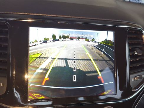 Used 2021 Jeep Grand Cherokee Limited image 24