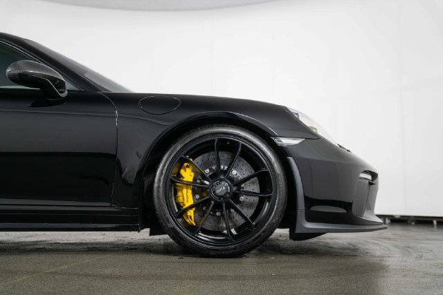 Used 2018 Porsche 911 GT3 RWD image 11
