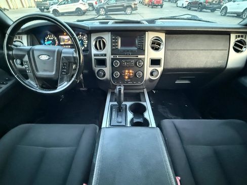 Used 2017 Ford Expedition EL XLT AWD/4WD image 3