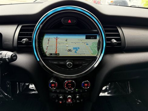Used 2016 MINI Cooper 4-Door Hardtop FWD image 24