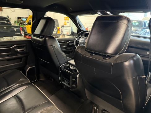 Used 2022 RAM 2500 Laramie w/ Night Edition AWD/4WD image 18