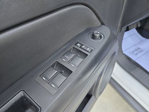 Used 2017 Jeep Patriot High Altitude image 13