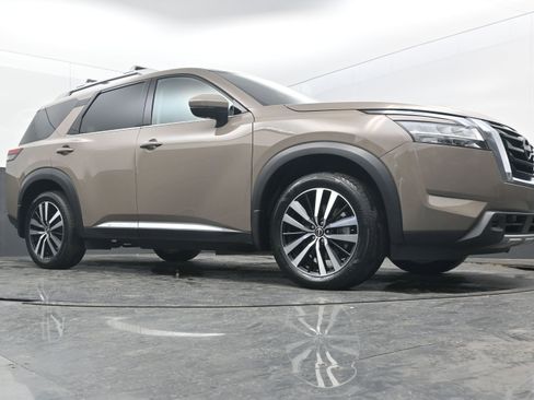 Certified 2024 Nissan Pathfinder Platinum w/ Cargo Package image 23