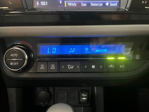 Used 2016 Toyota Corolla LE image 16