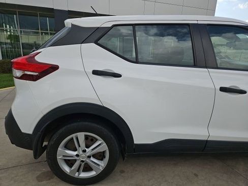 Used 2020 Nissan Kicks S FWD image 14