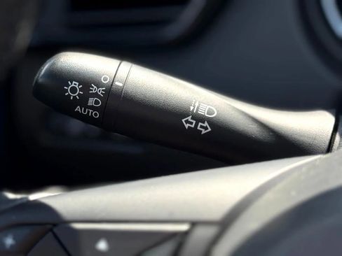 Used 2018 Nissan Rogue SV image 24