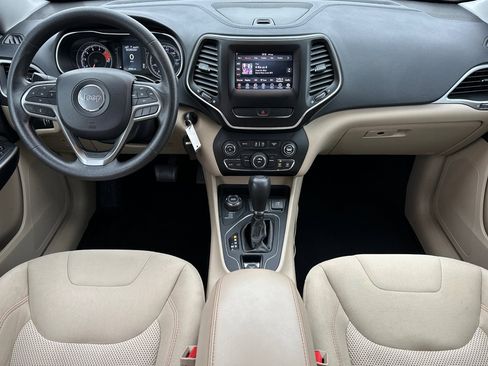 Used 2019 Jeep Cherokee Latitude w/ Popular Appearance Group image 13