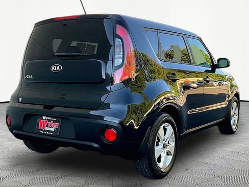 Used 2017 Kia Soul FWD image 6